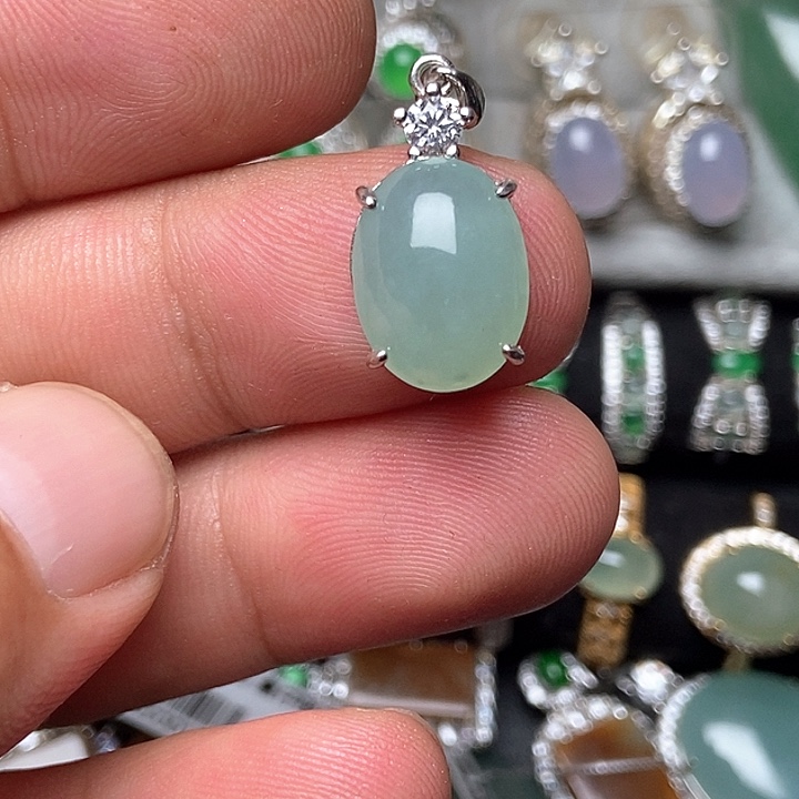 未镶嵌戒指翡翠吊坠