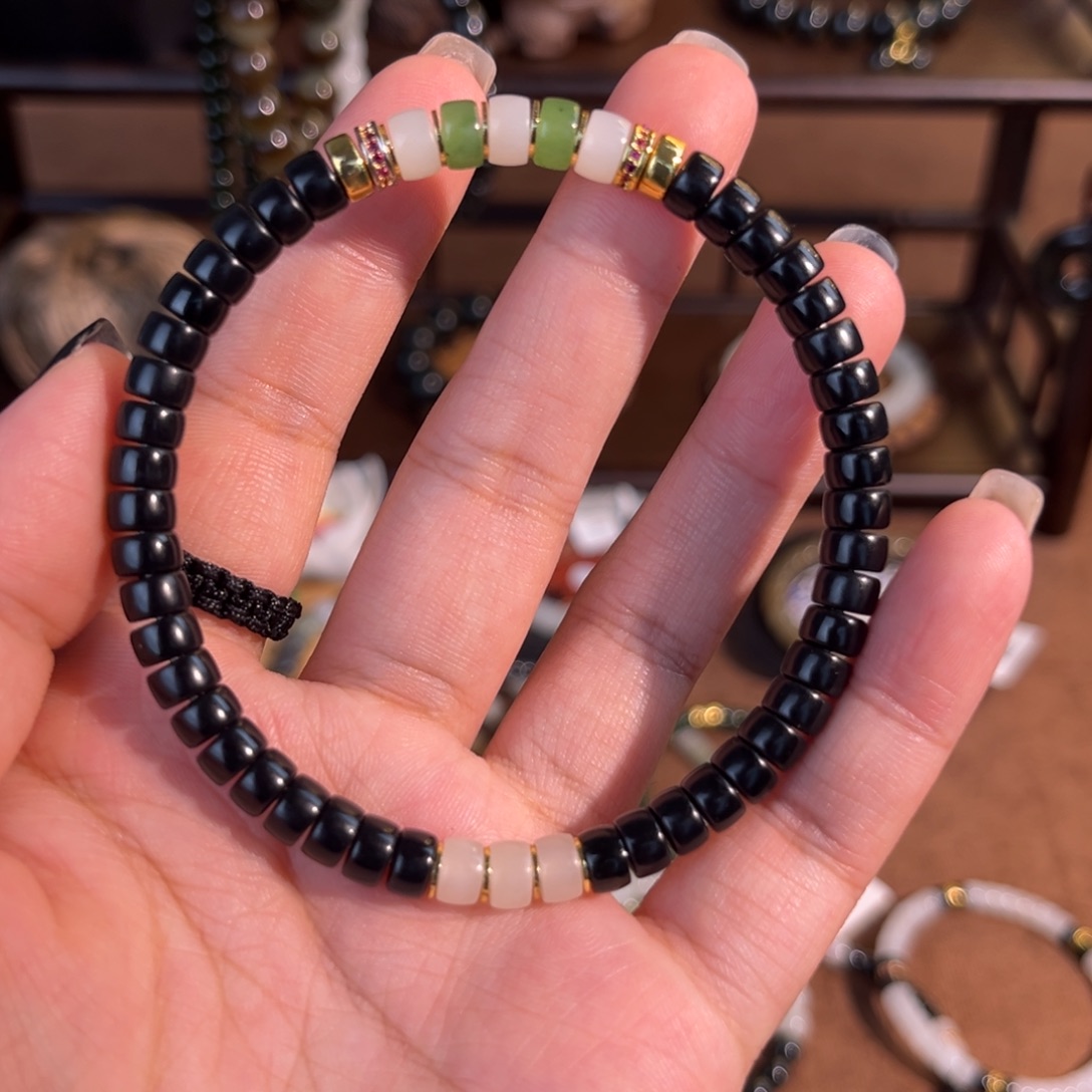 和田玉未镶嵌手串