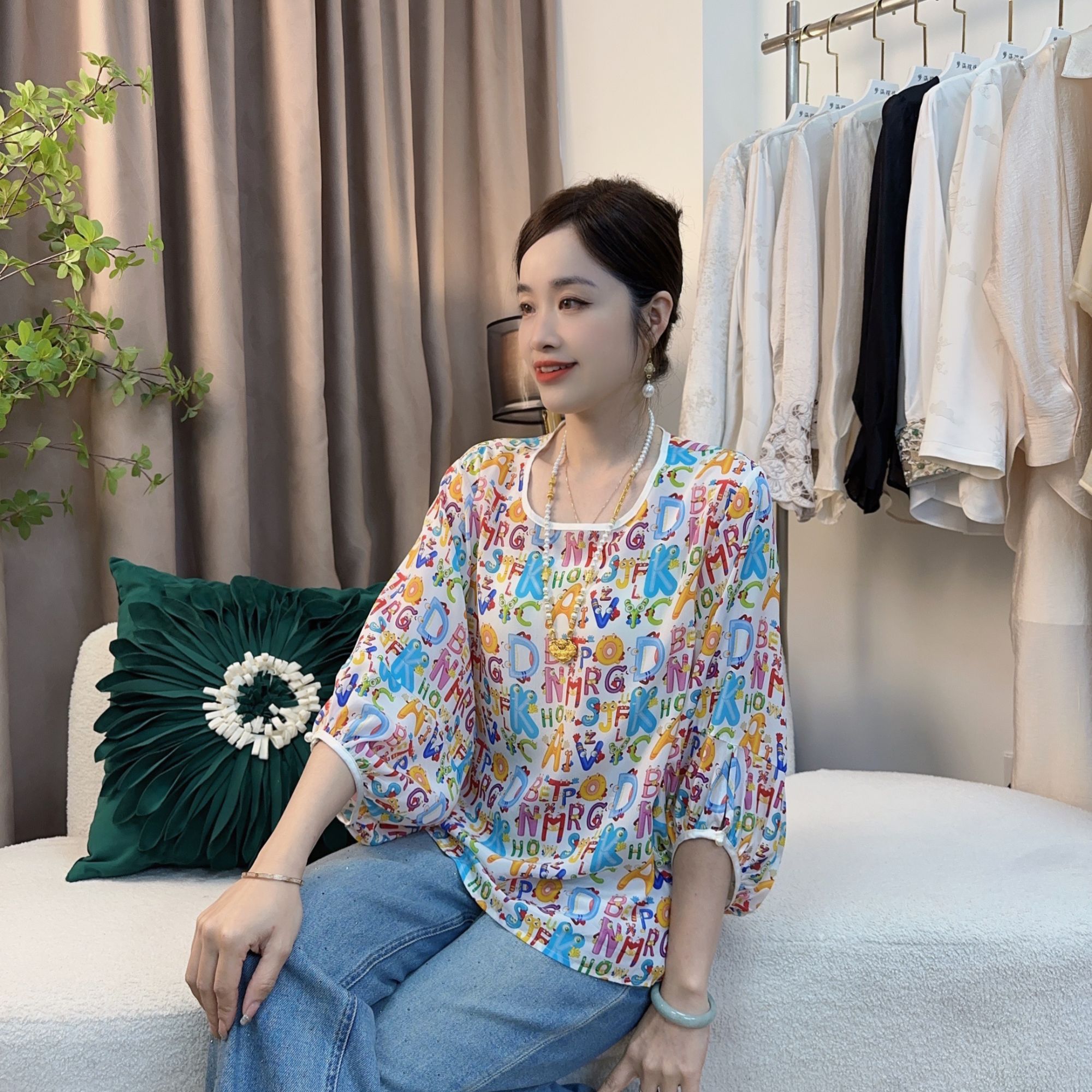 真丝印花上衣女  百分百桑蚕丝面料轻盈垂感  基础百搭圆领短款