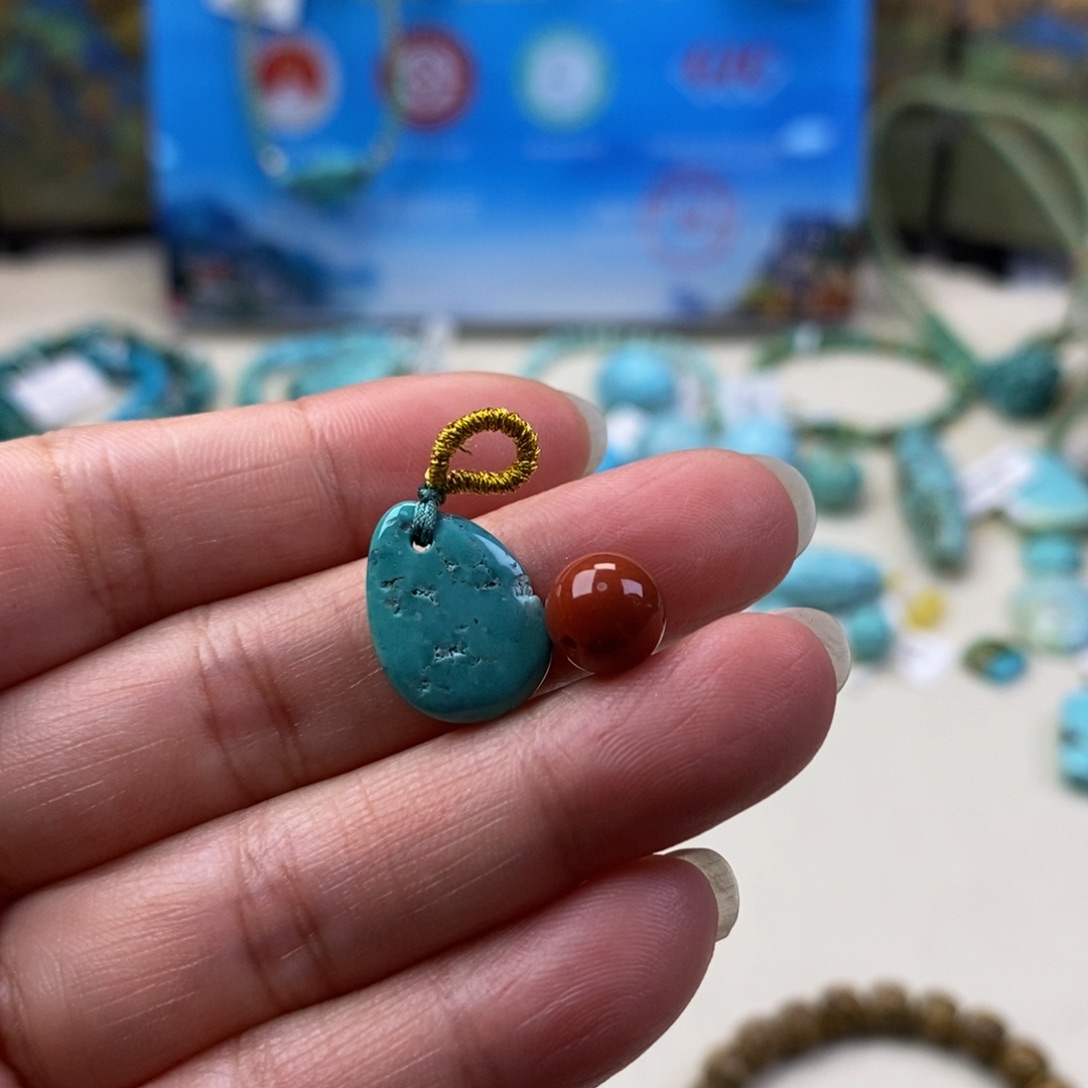 南红玛瑙未镶嵌珠宝奇石