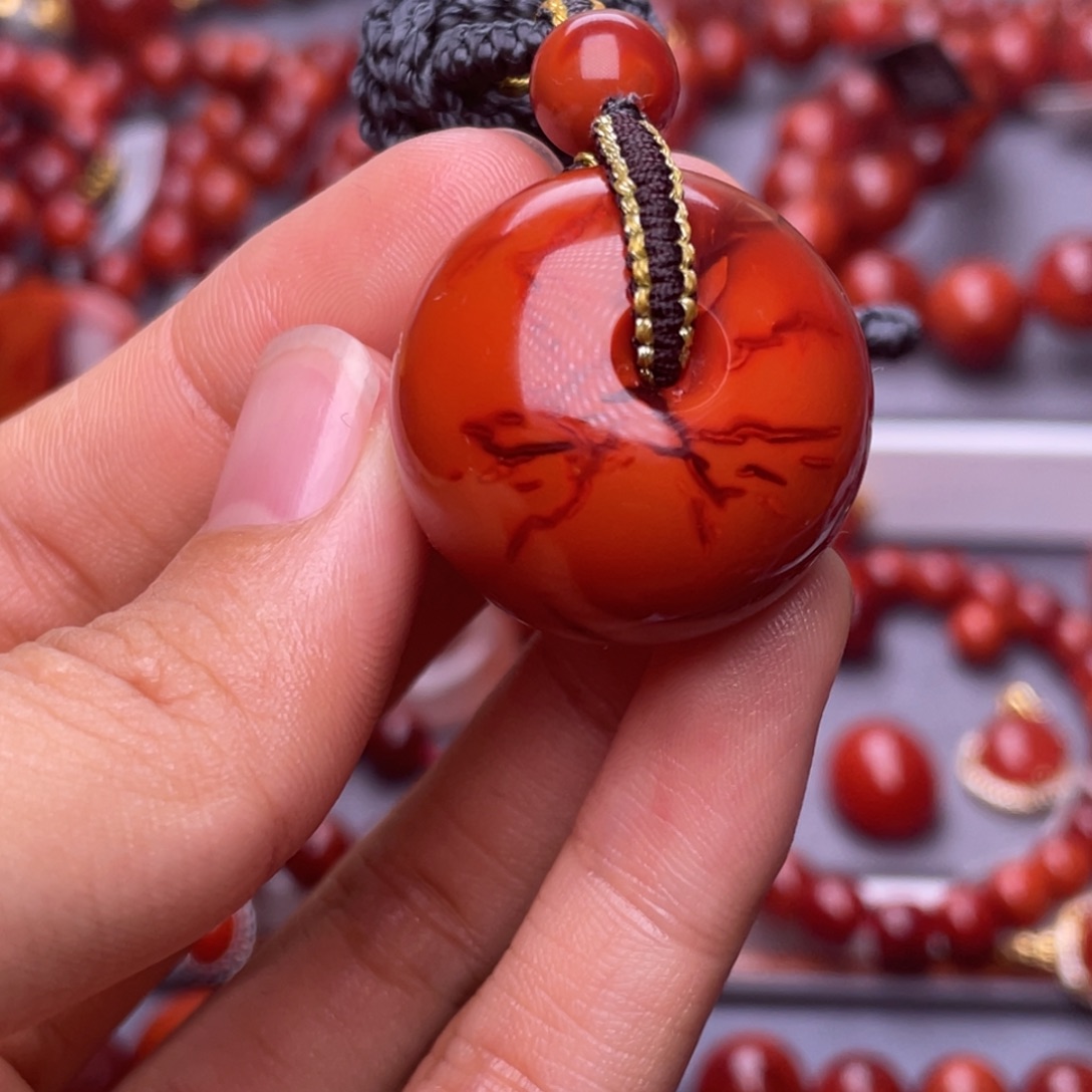 南红玛瑙未镶嵌其他天然原矿）瓦西柿子满肉虎皮火焰平安扣
