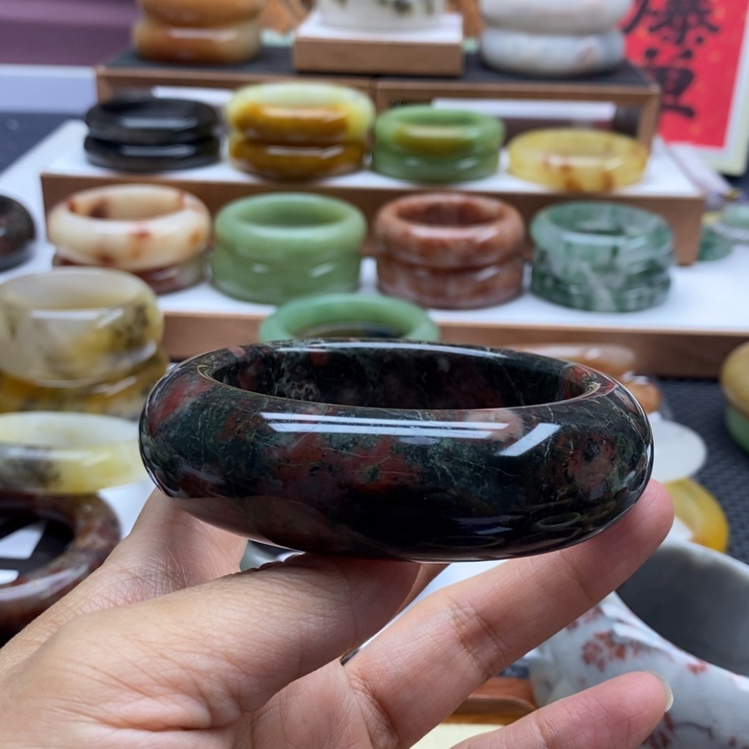 石英质玉手镯未镶嵌馨*