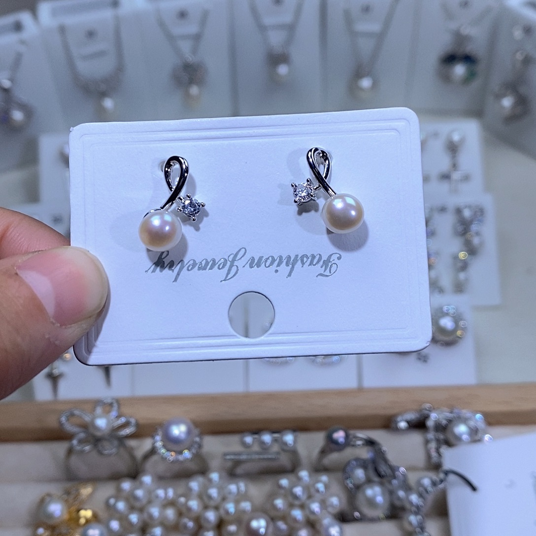 耳饰未镶嵌淡水珍珠