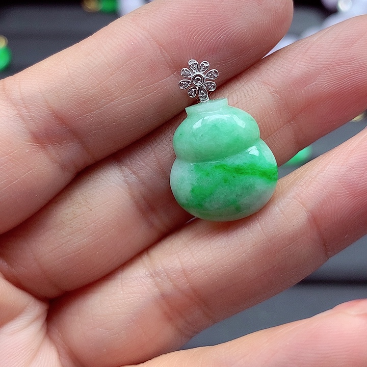 翡翠颈饰18K金镶嵌翡翠