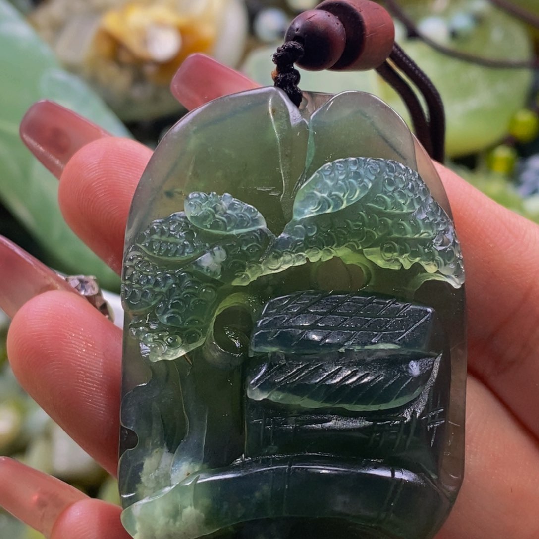 蛇纹石玉颈饰未镶嵌