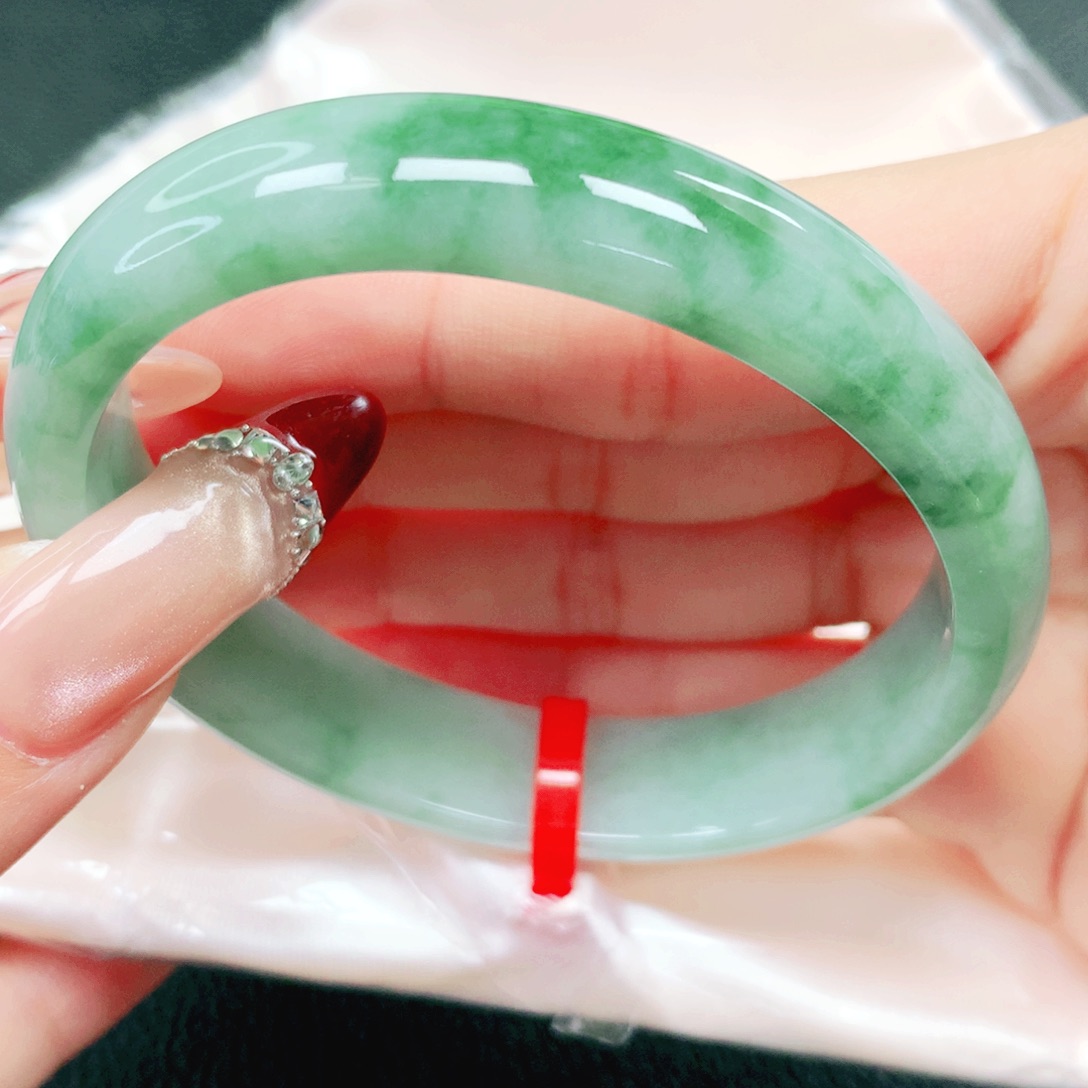 翡翠未镶嵌手镯58贵