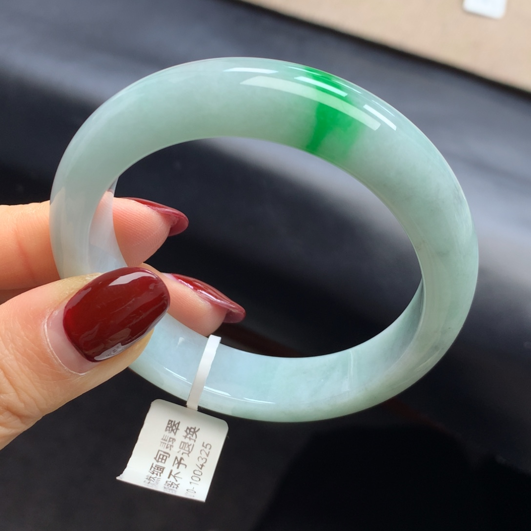 翡翠未镶嵌手镯白底青