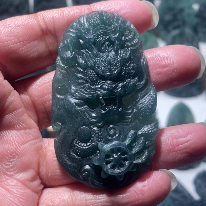 定制翡翠未镶嵌龙