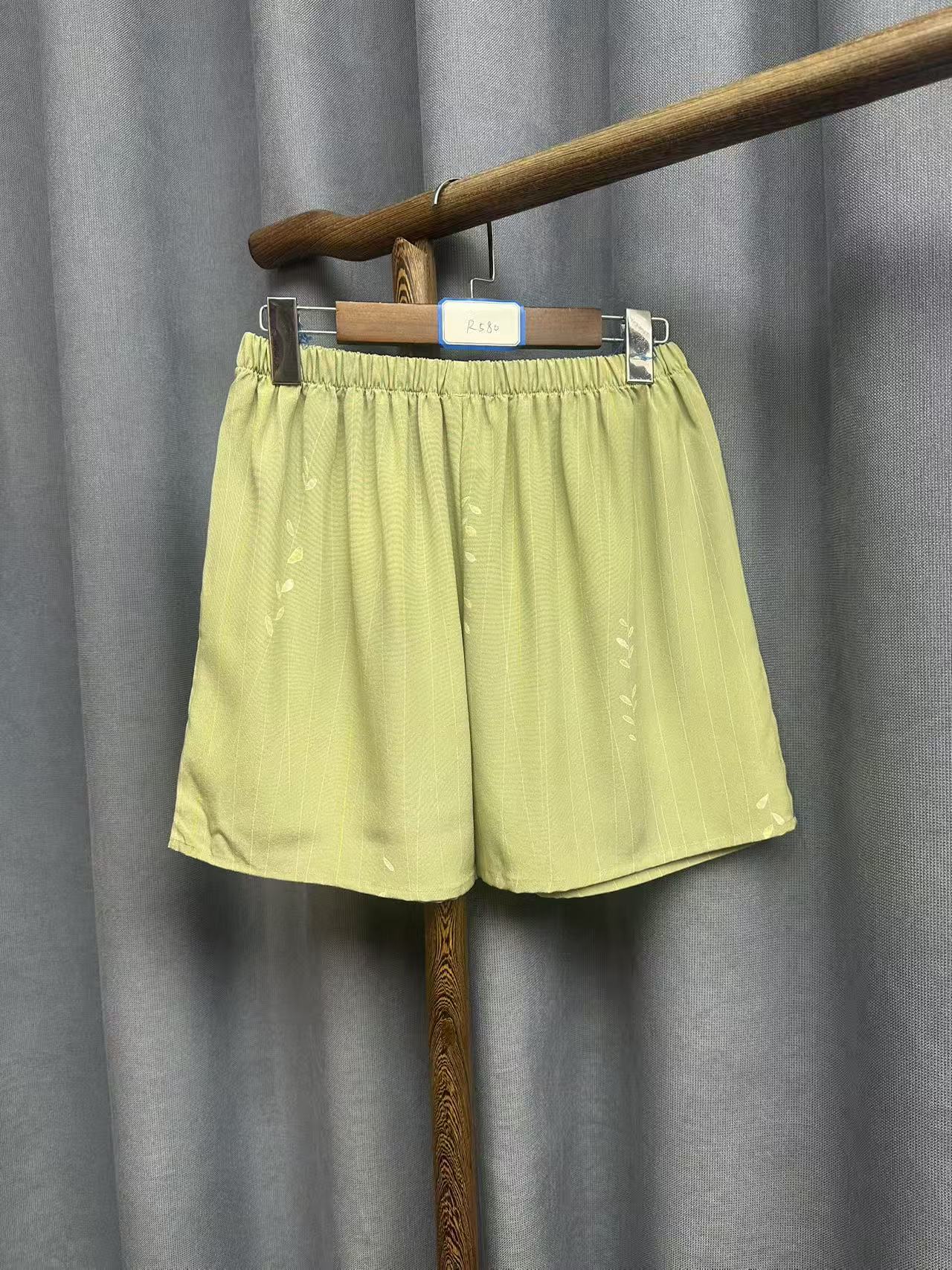 夏季新款时尚休闲桑蚕丝居家打底短裤R580