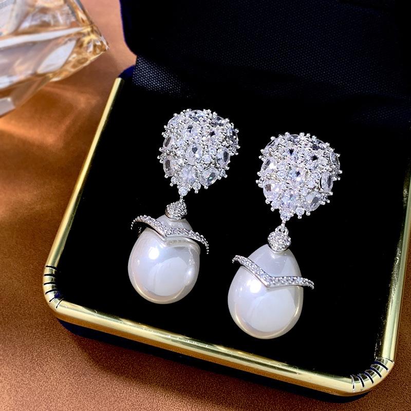 铜合金仿珍珠耳饰 法式复古港风轻奢气质水滴珠耳环百搭优雅耳饰