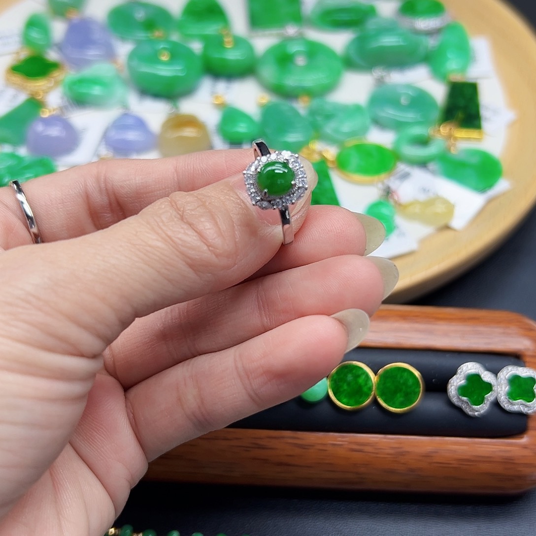 翡翠戒指银S925镶嵌天然缅料A货一件