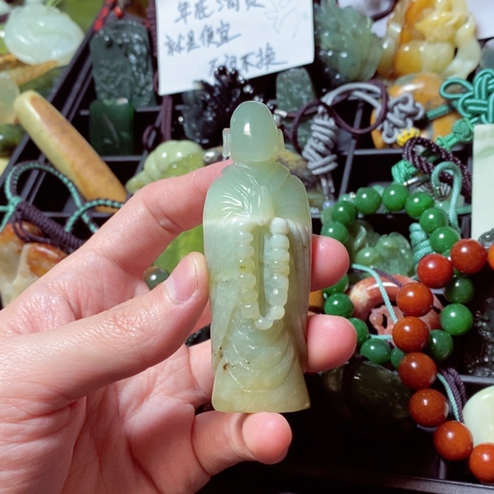 蛇纹石玉颈饰未镶嵌