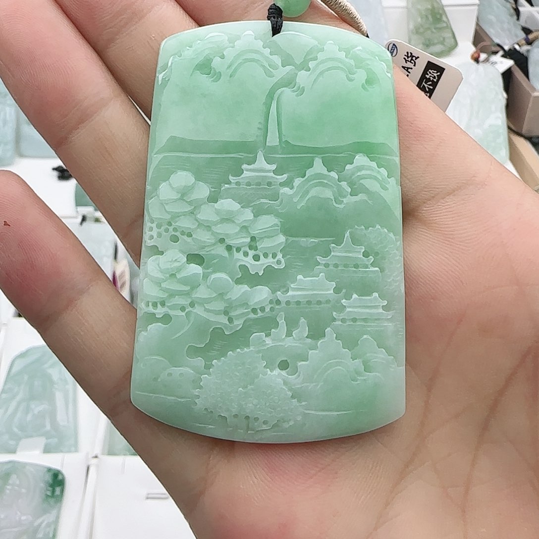 翡翠未镶嵌颈饰刘**子翡翠