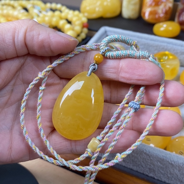 未镶嵌琥珀裸石水滴