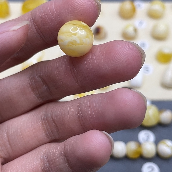 琥珀裸石未镶嵌惋*虎皮