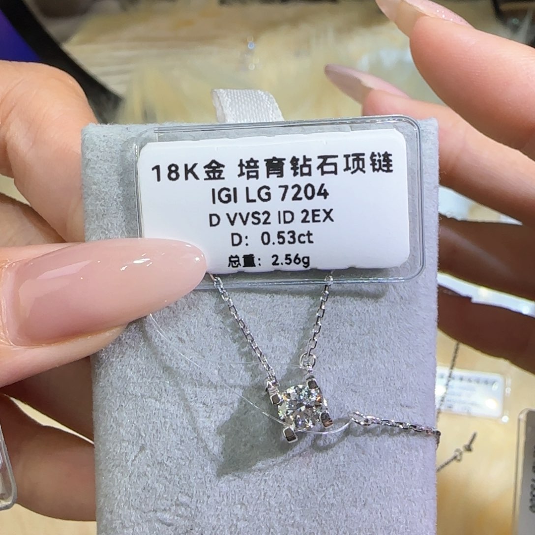 实验室培育钻石18K金镶嵌牛头