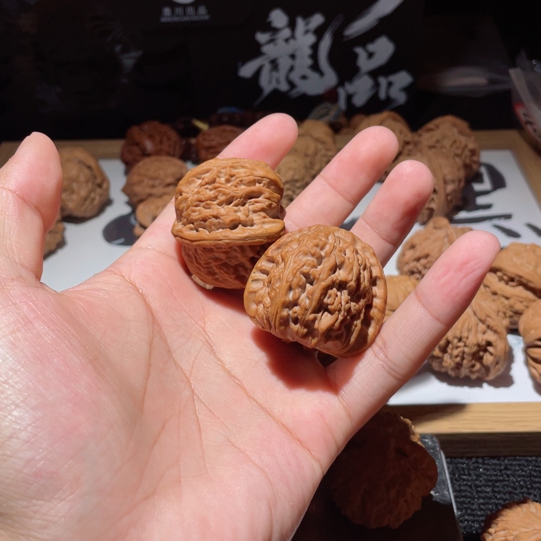 桃核把件小****士39全品延庆白狮子