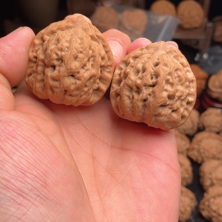 文玩核桃吊坠站****人38佛肚