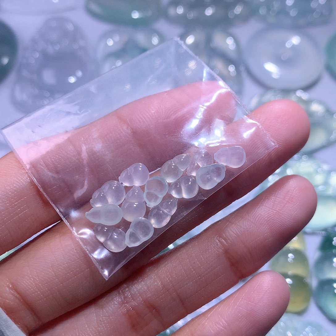 【闪购商品】翡翠颈饰未镶嵌一手