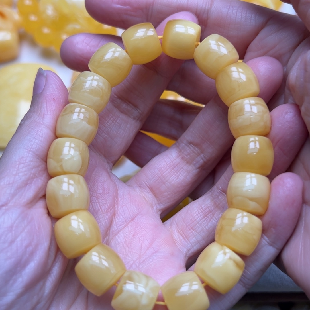 琥珀颈饰未镶嵌蜜蜡