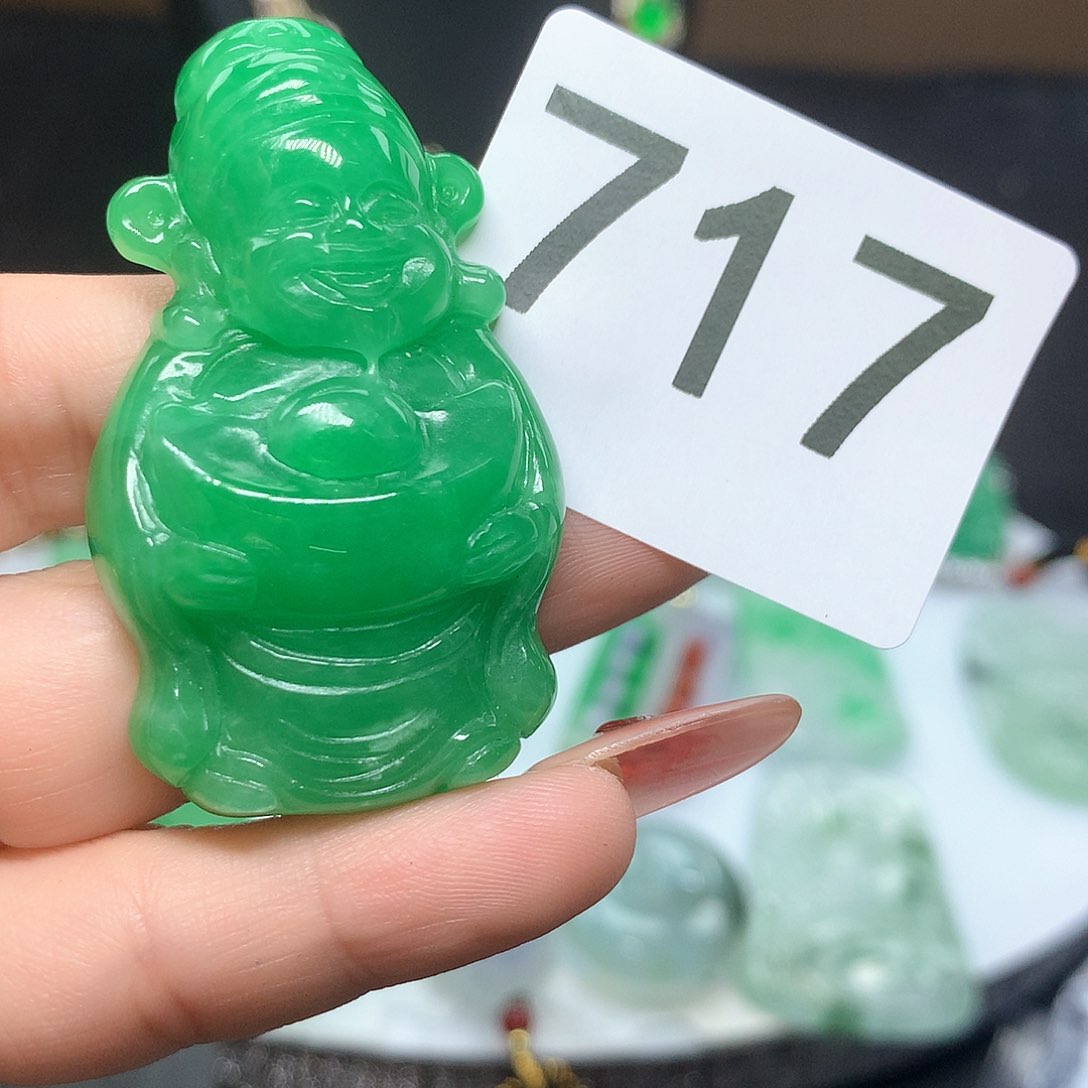 翡翠吊坠(赠链)未镶嵌