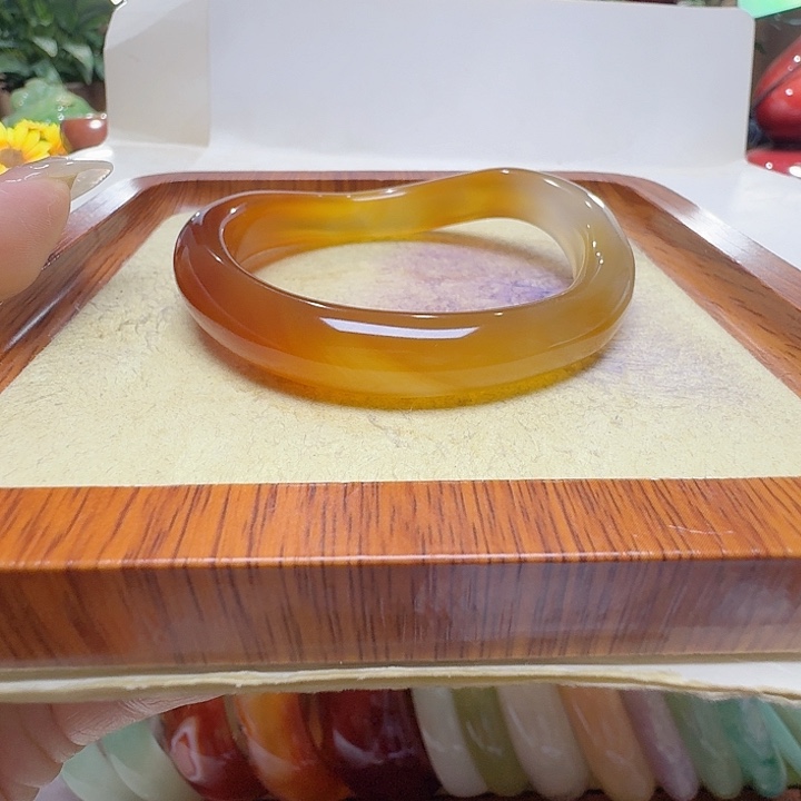 鑫***儿玛瑙/玉髓未镶嵌手镯