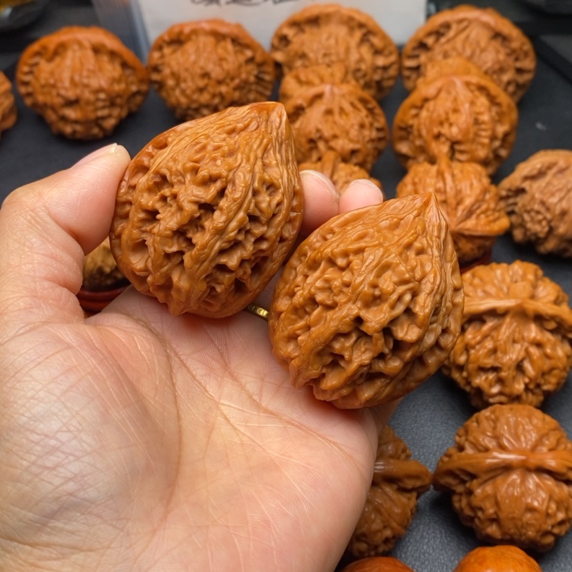 【闪购商品】文玩核桃把件40大沽石