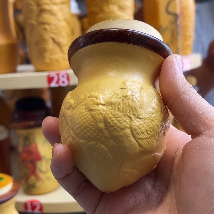 华***哥您好你是谁我在等车我是