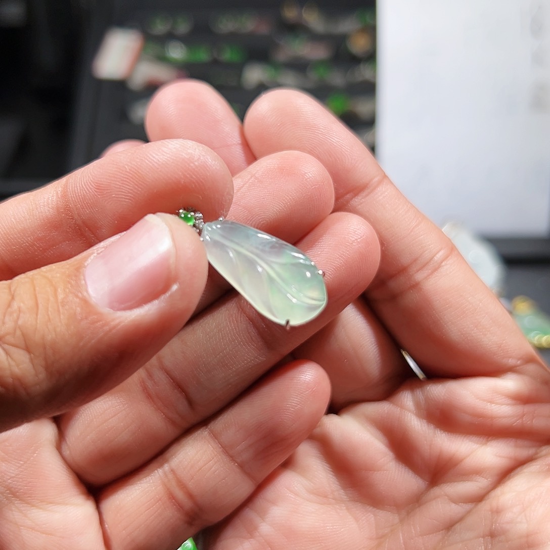 翡翠吊坠(不含链)18K金镶嵌吊坠