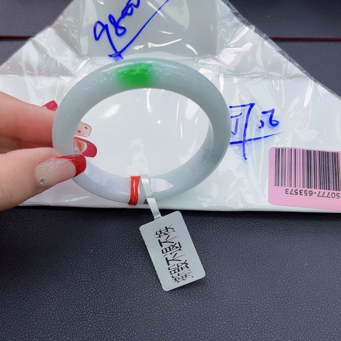 翡翠手镯未镶嵌手镯