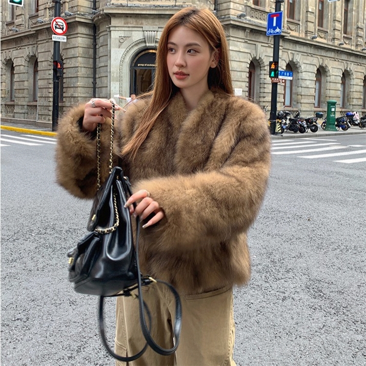 人造皮草 秋冬新款美拉德风短款时尚年轻环保仿狐狸毛毛皮草外套