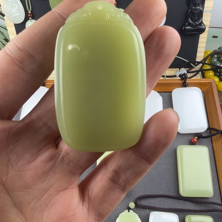 润***者玉平安无事牌46黄口精品祥云