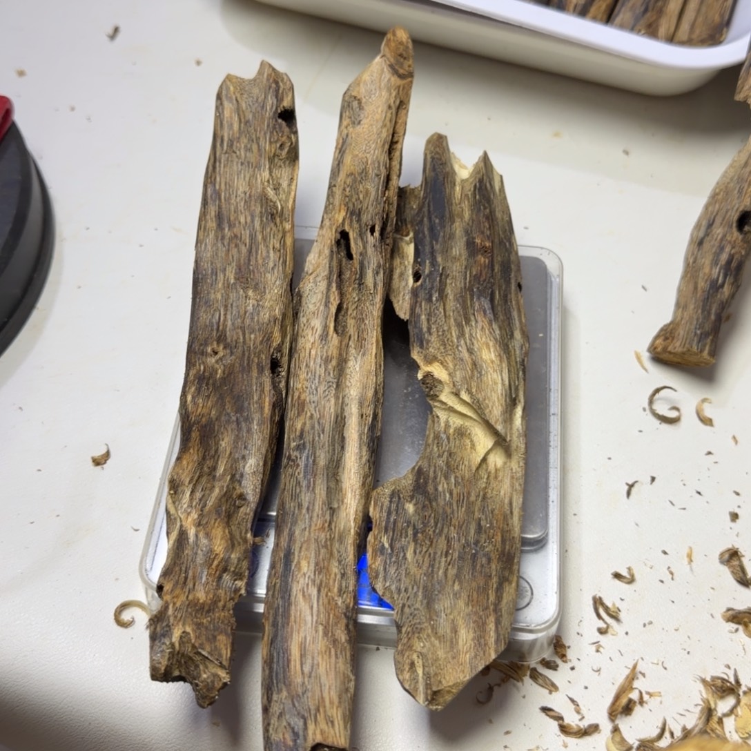 仰***出沉香碎屑沉香绿棋虫漏