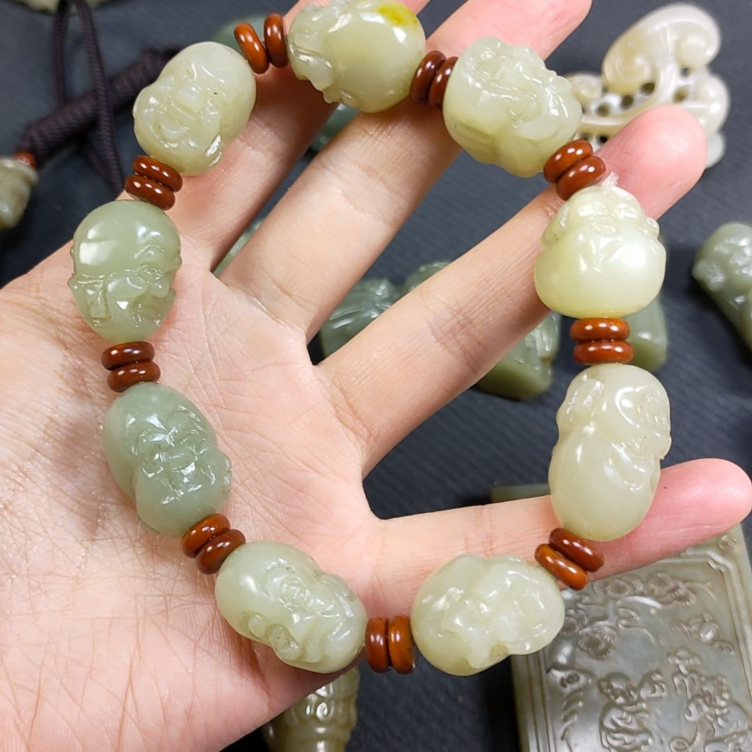 和田玉颈饰未镶嵌