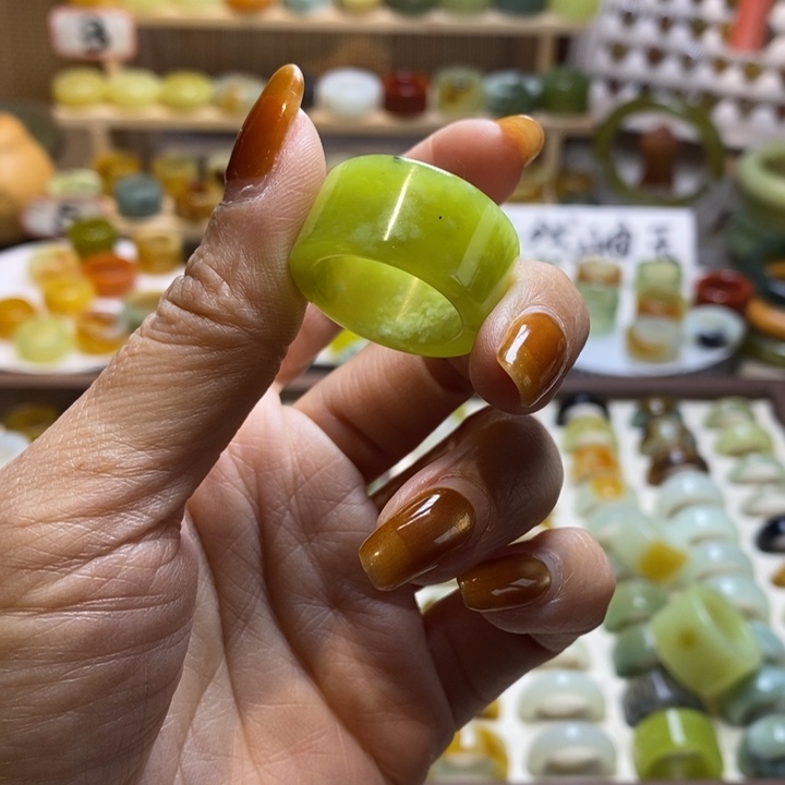 刘***煜岫玉未镶嵌戒指岫玉精品指环