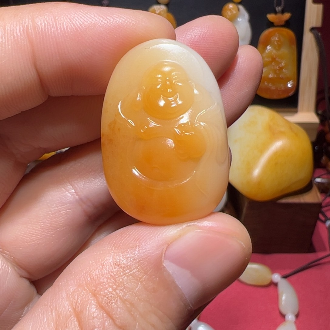 和田玉颈饰未镶嵌梦**真