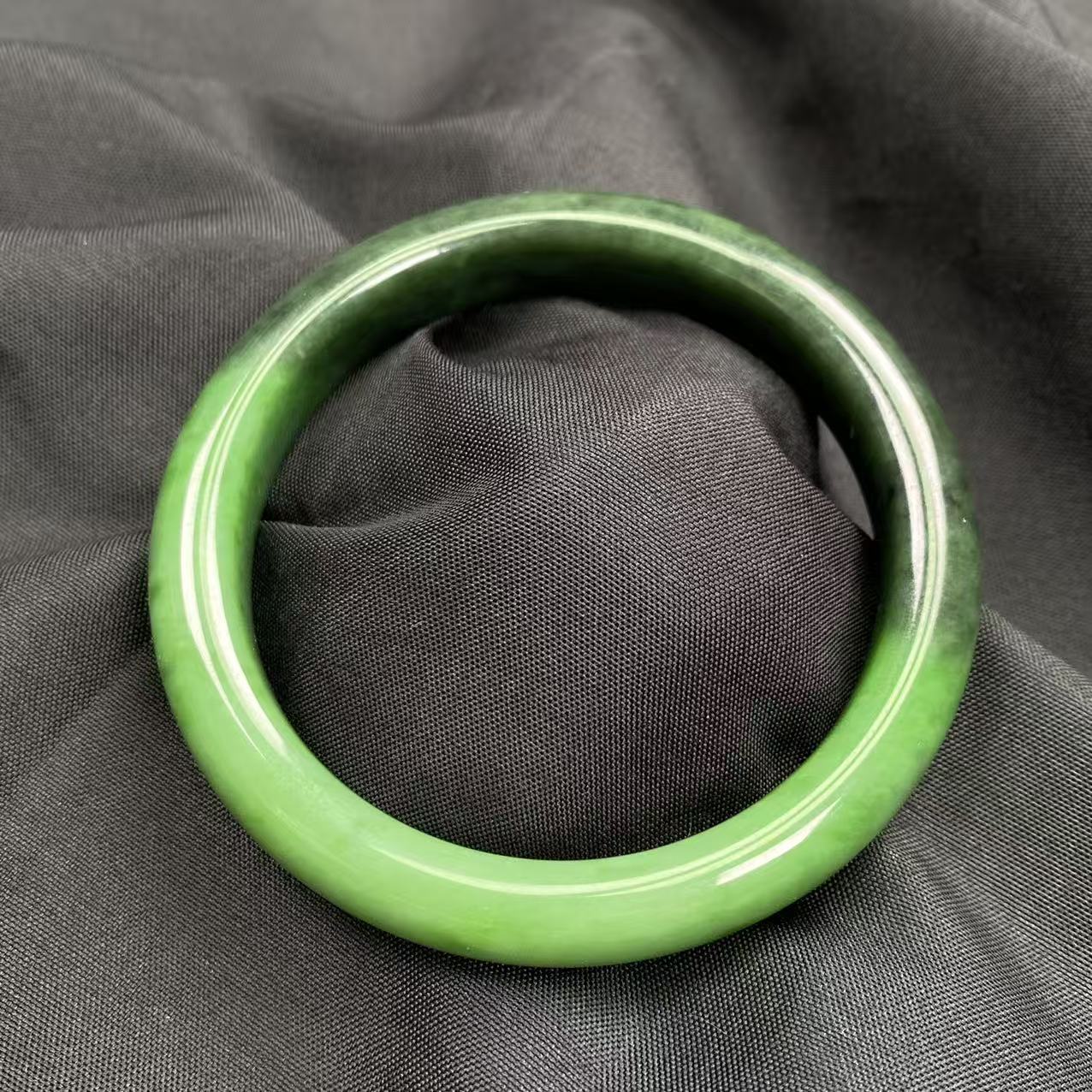 【迈越珠宝】天然和田玉碧玉绿底带皮手镯老坑碧玉条宽10 - 12女士