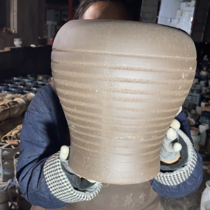 紫砂花盆口20高28瑕疵瑕疵