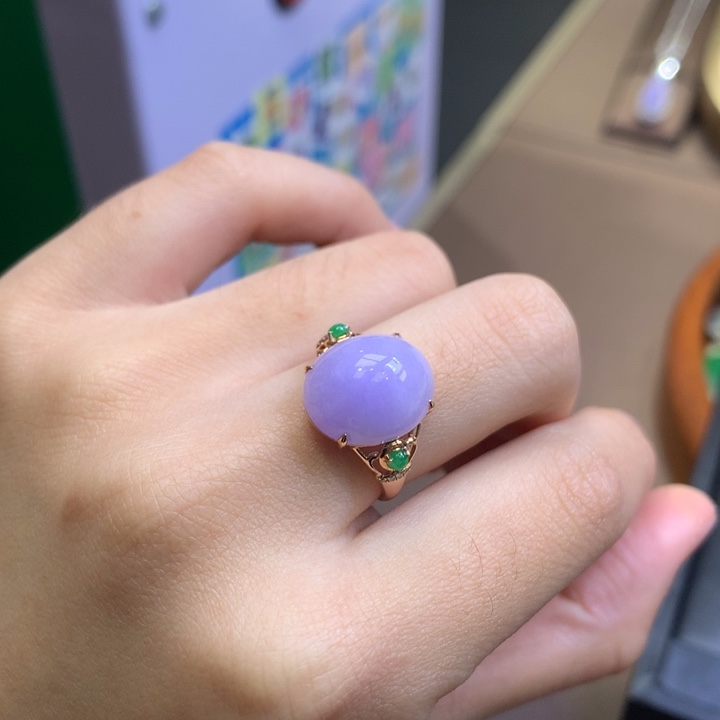 翡翠18K金镶嵌颈饰翡翠