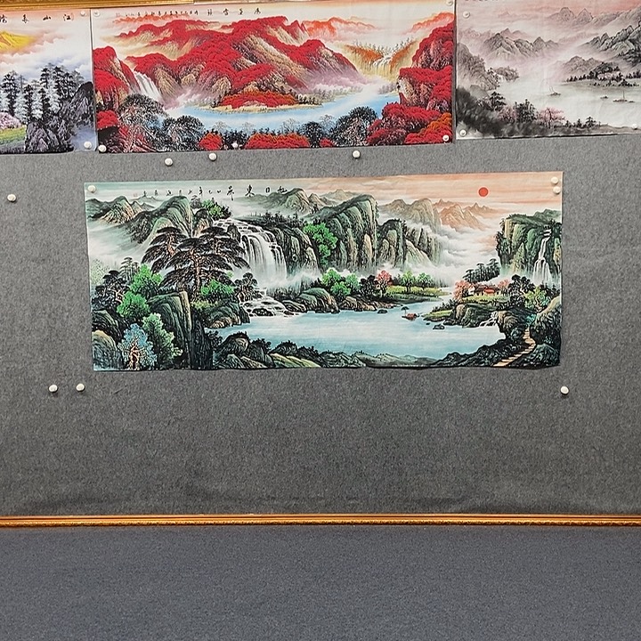 动***次国画小八尺山水一幅