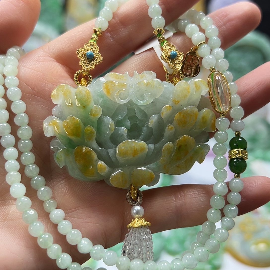 翡翠未镶嵌颈饰吊坠