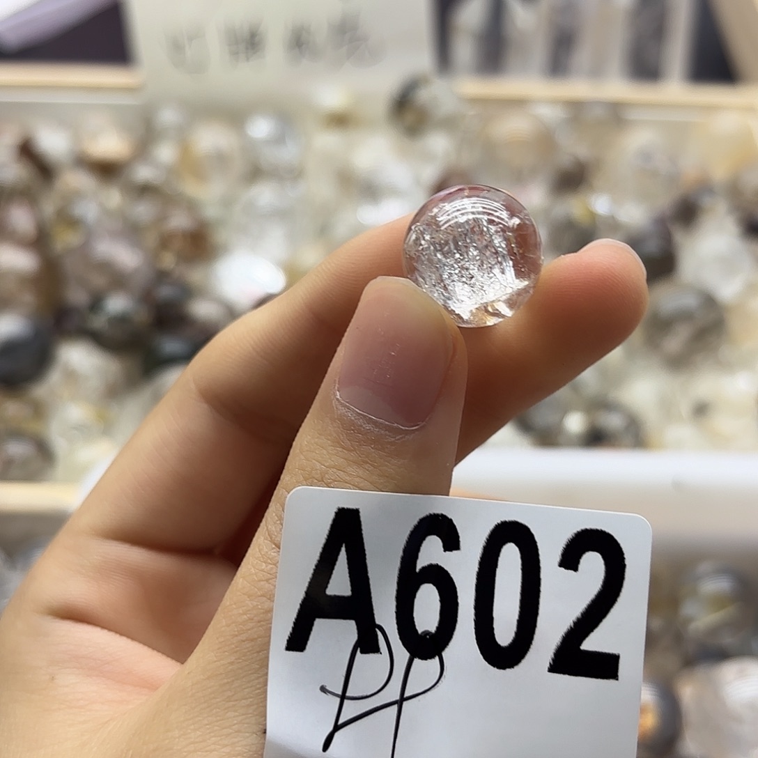 鎏***o水晶未镶嵌珠宝半成品602