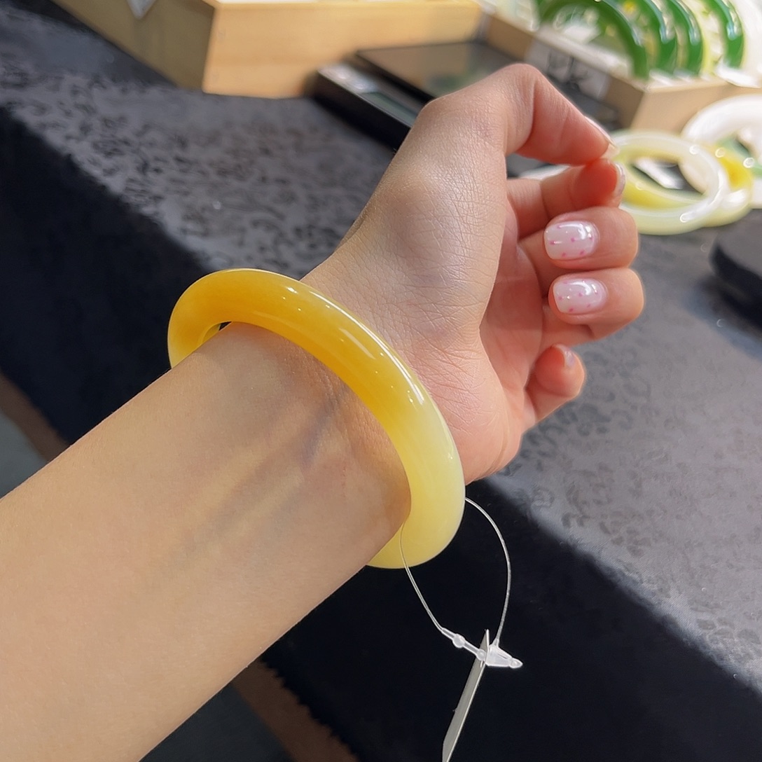 未镶嵌手镯和田玉