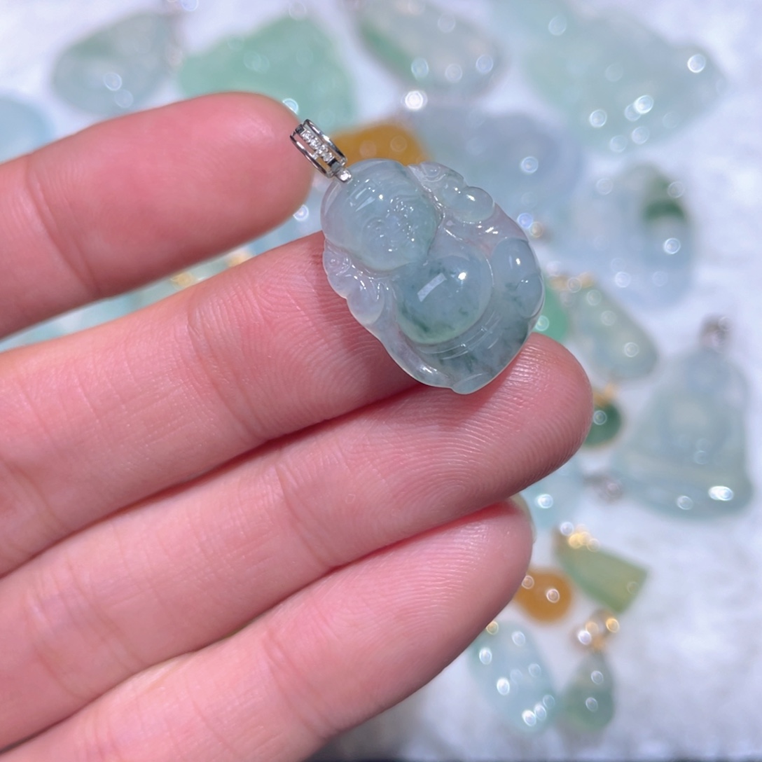 翡翠18K金镶嵌颈饰翡翠