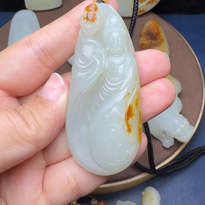 和田玉颈饰未镶嵌广**姐