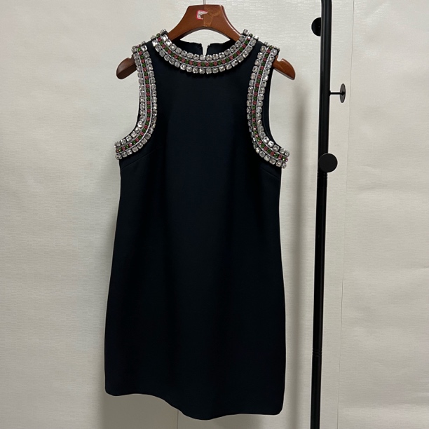 重工钉珠黑色法式复古气质小香风无袖显瘦连衣裙