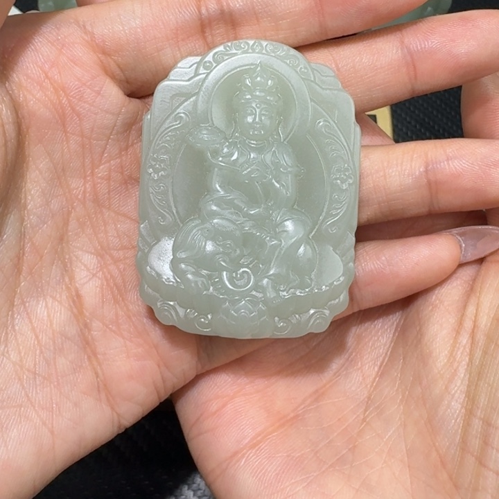 M***材和田玉未镶嵌颈饰