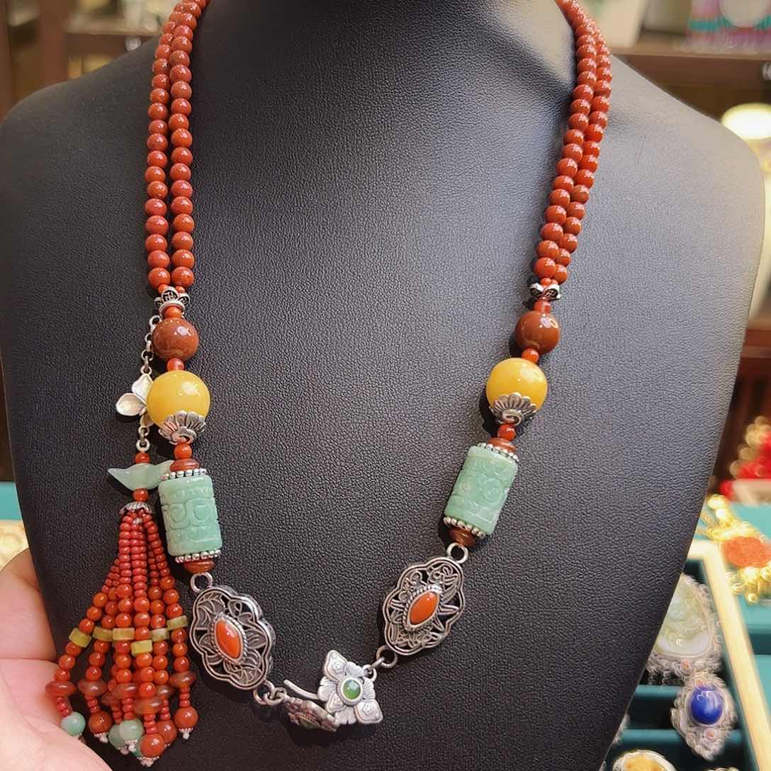 翡翠颈饰未镶嵌古风