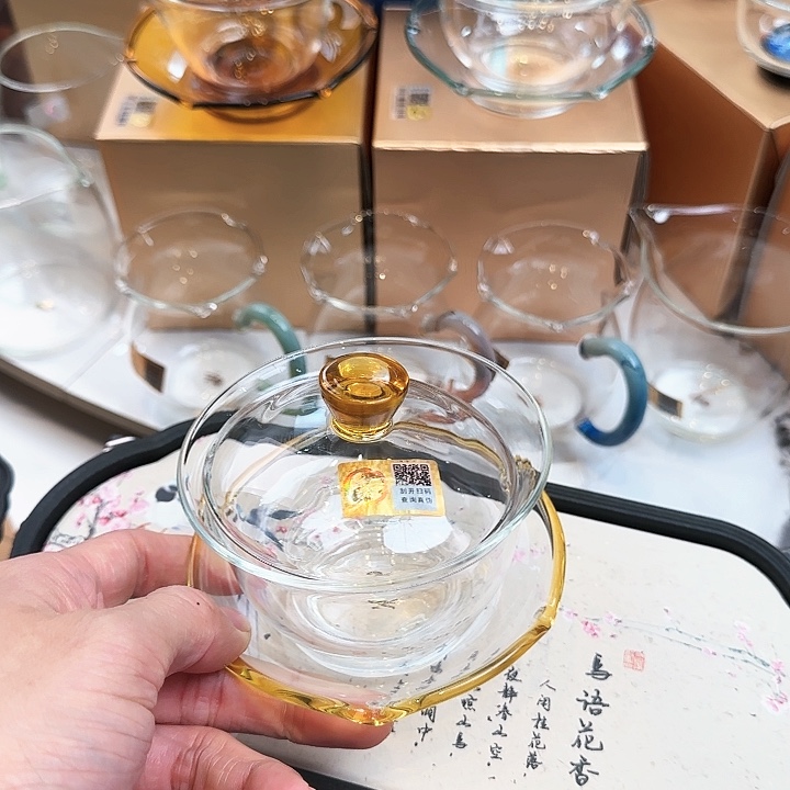 禾器浅黄色沁莲盖碗