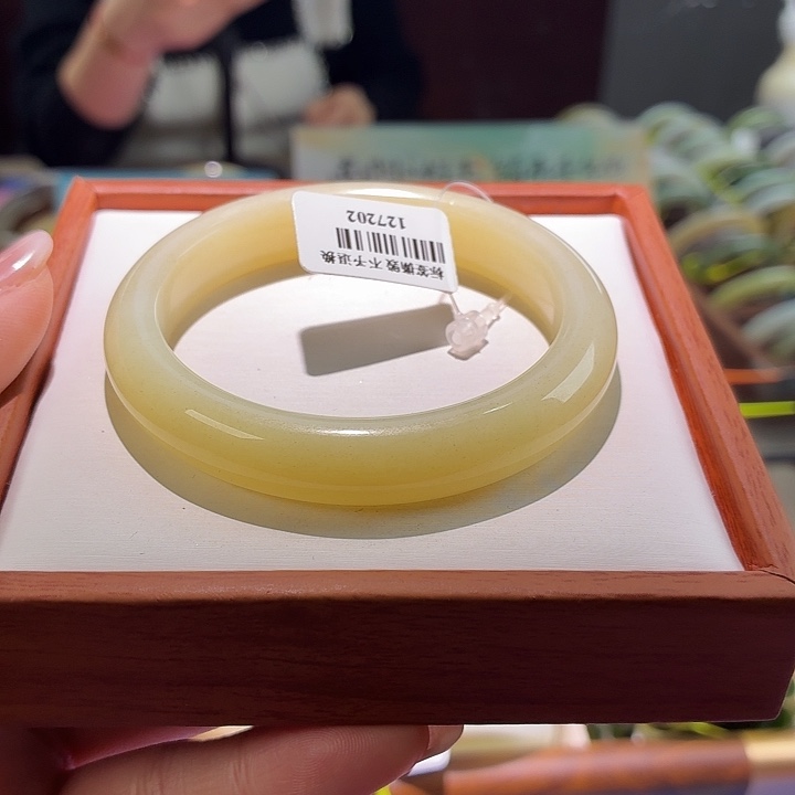 和田玉未镶嵌手镯7 54.55